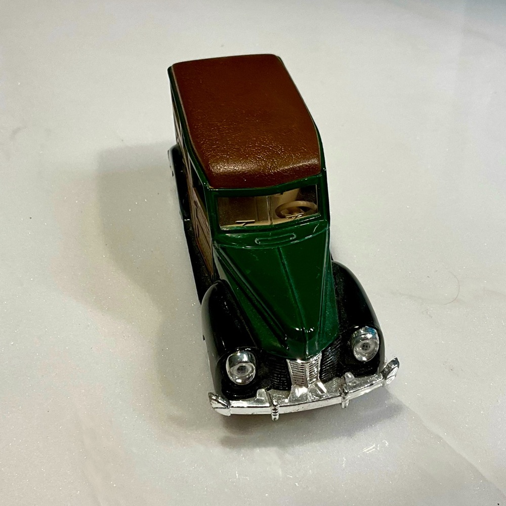 EUC Superior 1940 Ford Woody Wagon
Diecast Model Car 1/32 Scale #SS 5706 Heavy